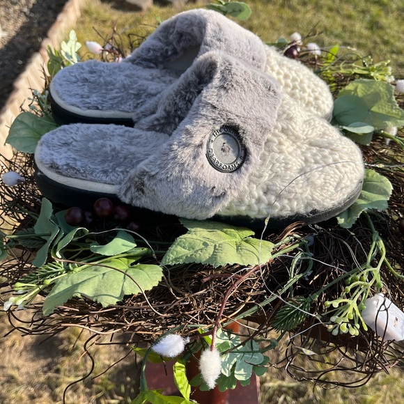 Womens size Large Dearfoam knitted and lined slippers Excellent Condition - Picture 3 of 6